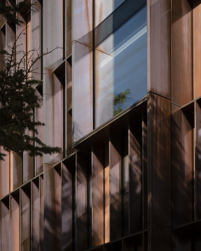 beecroft_building_cascading_view_multileveled_copper_wall_by_nordic_copper_singular_window8-scaled