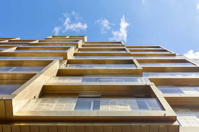 faraday_house_close_view_from_below_nordic_royal_copper